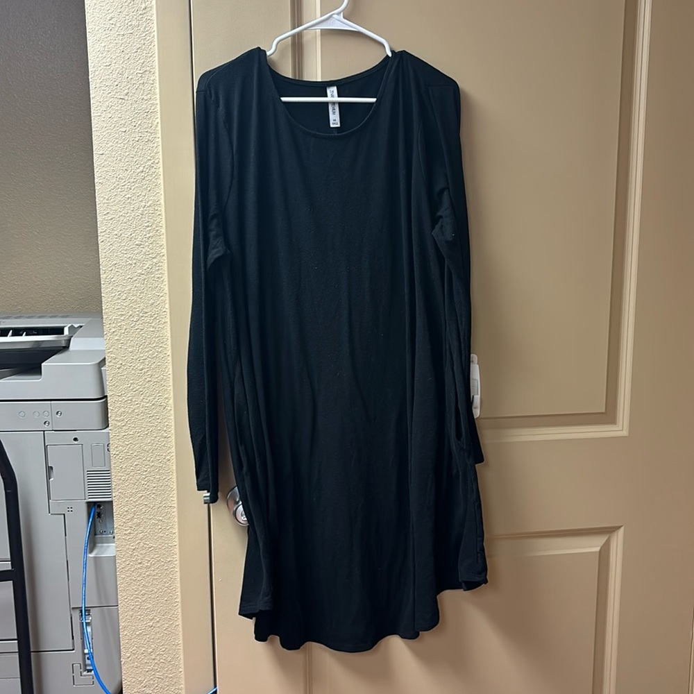 Black long sleeve dress